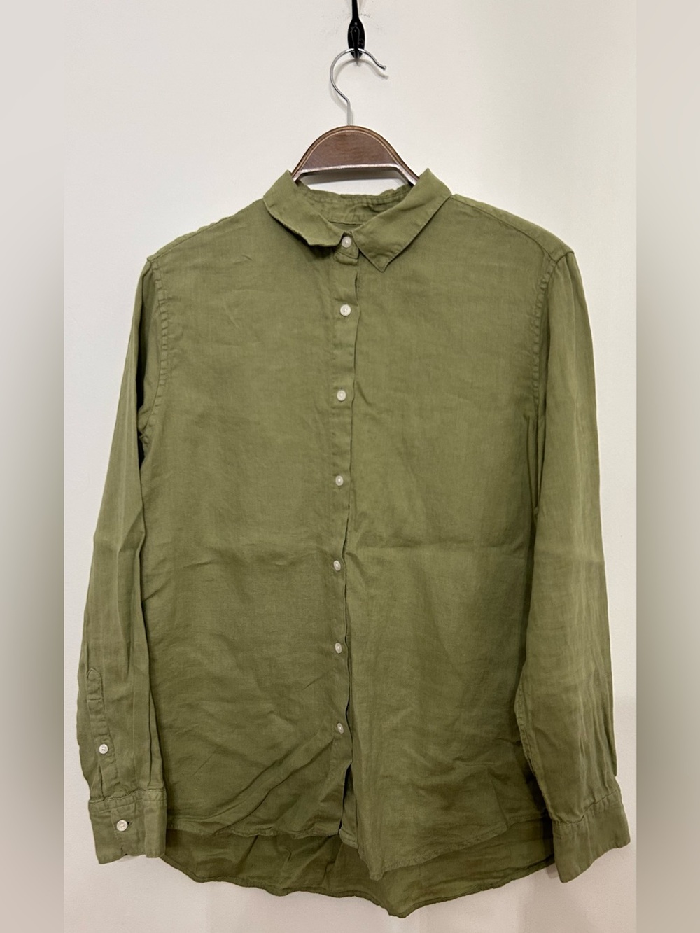 UNIQLO 100% LINEN LONG SLEEVE BUTTON DOWN SHIRT